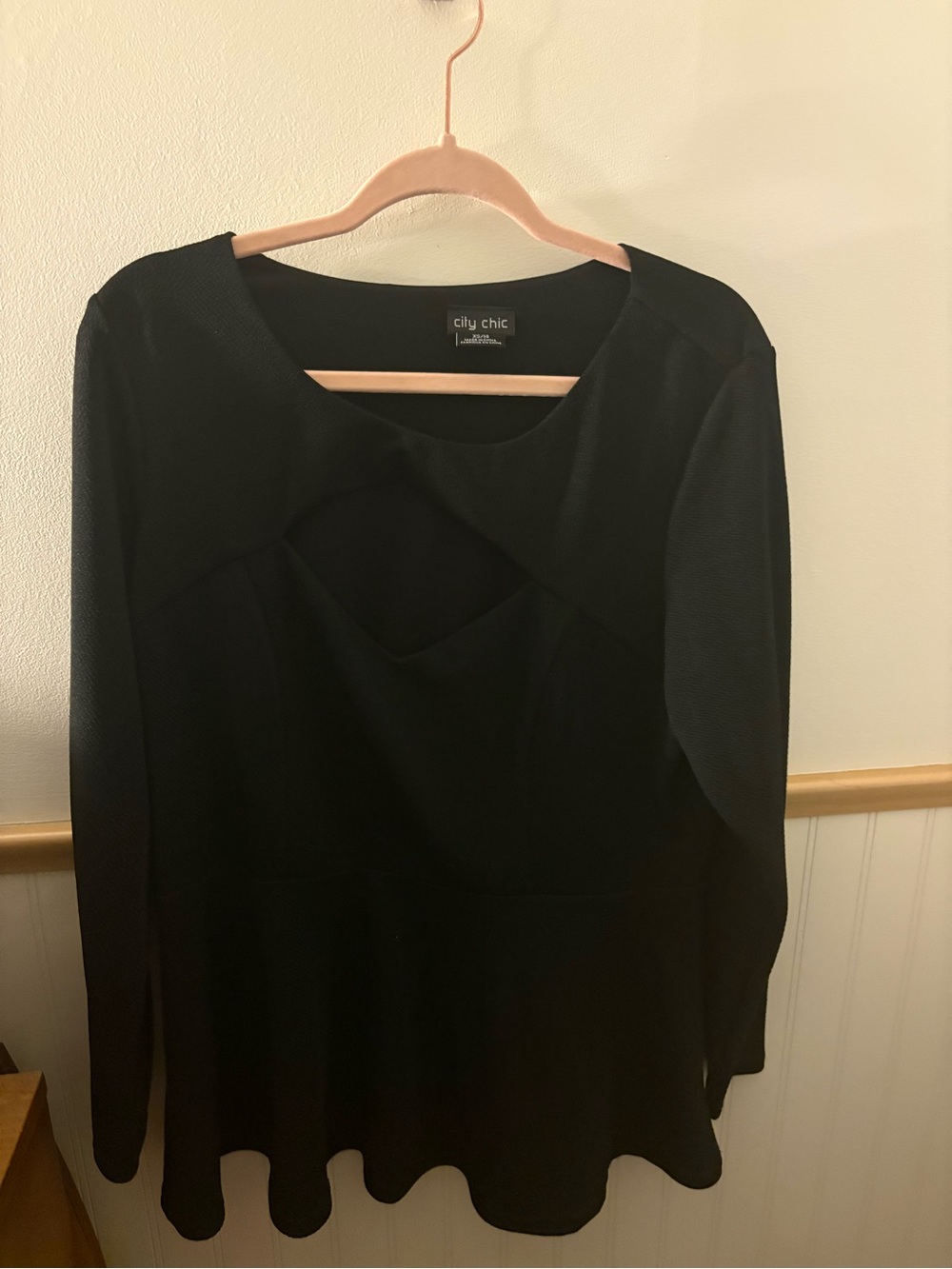 City Chic Womens XS 14 Black Long Sleeve Cutout Peekaboo Stretch Top